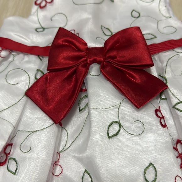 3/$10 Youngland Baby 18 Month White Red Bow Dress - Picture 3 of 9